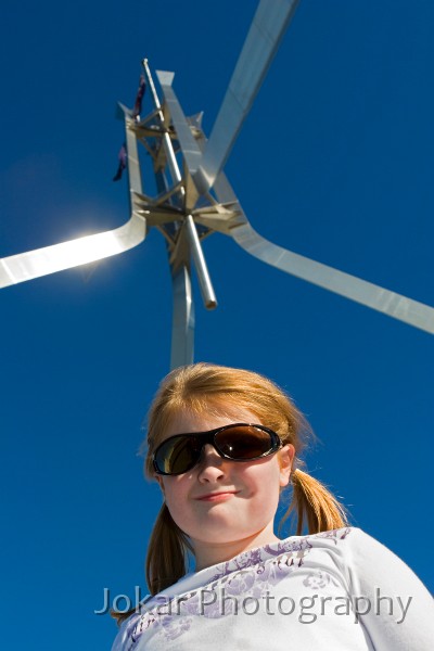 Parliament House_20060708_134.jpg - Hannah on the roof of Parliament House